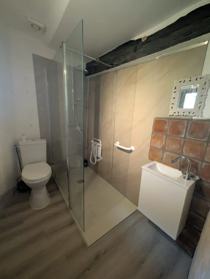 Création sur mesure d'une salle de bain à Thoard avec finitions haut de gamme
