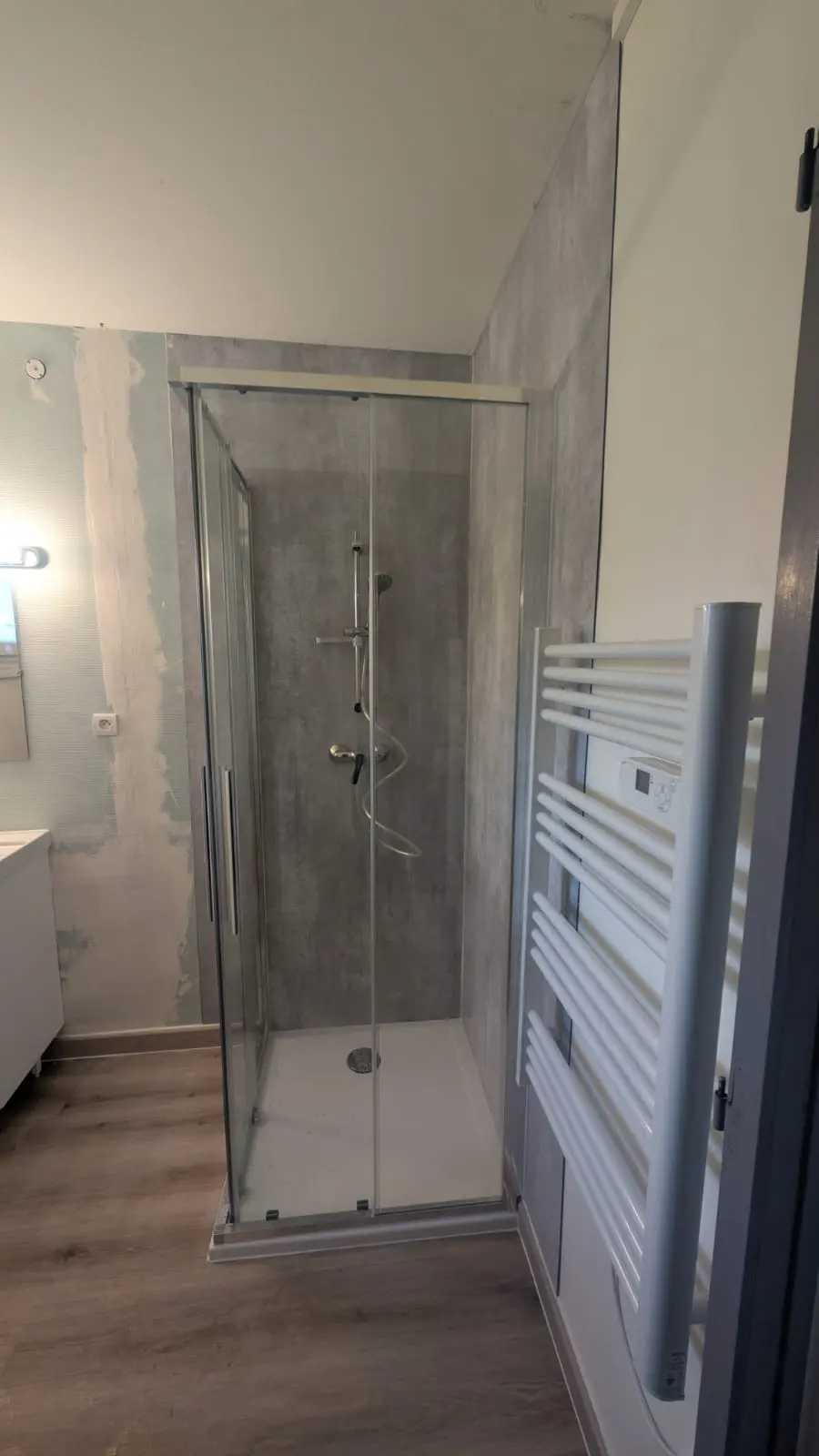 Rénovation de douche à La Robine, Alpes-de-Haute-Provence, avec équipements modernes